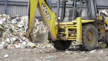 Maximizing Efficiency - The Power of Trash Towels in Garbage Management