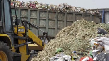 Tough Diggers - Uncovering the Power of Heavy-Duty Excavators