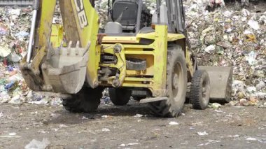 An Up-Close Look at the Powerful Machine - The Ultimate Guide to a Heavy-Duty Digger