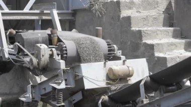 Efficient Cement Mixing Machine - Enhance Your Construction Process