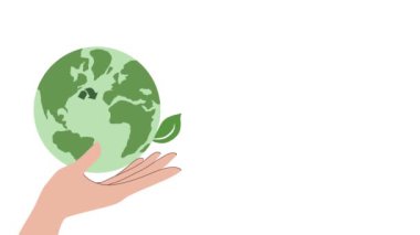 Yeşil ellerin tutulduğu video animasyonu Yeniden Kullan, Azalt, Geri Dönüşüm sembolü, Dünya gezegeni küresi. Yavaş sürdürülebilir moda, eko konsept, çevre bakımı