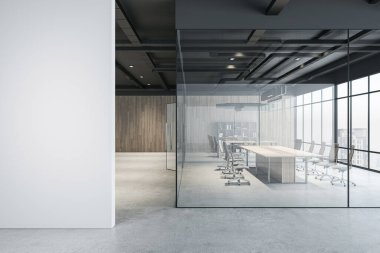 Modern iç mimari ofisindeki açık gri duvarın ön görüntüsü cam bölümlerin arkasındaki konferans odası ahşap duvarlar arka plan ve panoramik pencereden şehir manzarası. 3B görüntüleme, modelleme