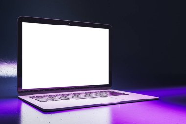 Boş beyaz maket ekranlı neon ışıklı oyun laptopunu kapat. 3B Hazırlama