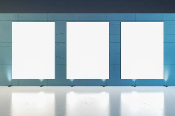 Pusty Niebieski Pokój Pustymi Plakatami Światłami Renderowanie Obrazek Stockowy