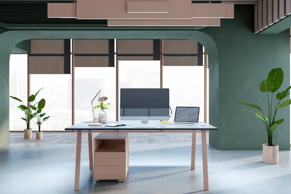 Neues Stilvolles Home Office Interieur Mit Geräten Und Möbeln Fenster lizenzfreie Stockfotos