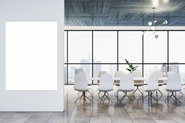 Poster sergisi olan boş bir konferans odası, modern tarz, şehir manzaralı arka plan. İş görüşmesi kavramı. 3B Hazırlama