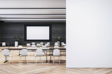 Beyaz sandalyeli boş sınıf, ekran, modern tarz, ahşap zemin arka planı, eğitim konsepti. 3B Hazırlama