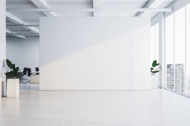 Geniş pencereli, modern mobilyalı ve şehir manzaralı, parlak bir ofis alanı olan boş beyaz bir duvar. Minimalist kurumsal çalışma alanı konsepti. 3B Hazırlama.