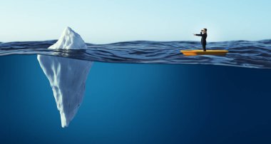 Teknedeki iş adamı buzdağını inceliyor, iş dünyasındaki gizli riskleri simgeliyor. Mavi okyanus arka planı. Şirket sorunları ve stratejisi kavramı
