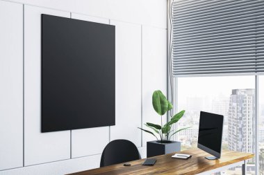 Modern ofis içi, ahşap masa, dijital ekran ve şehir manzaralı beyaz duvarda siyah boş tuval modeli. 3B Hazırlama