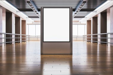 Ahşap döşemeleri ve cam parmaklıkları olan temiz, modern koridor içinde boş, dikey reklam panosu modeli, markalaşma sunumu kavramı. 3B Hazırlama