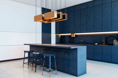 Şık, modern mutfak odası mavi ahşap dolabı, altın kolye ışıkları ve fayanslı zemin zemininde minimalist bar tabureleri. 3B Hazırlama