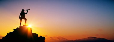 Dağın tepesinde teleskopu olan kadın silueti, gerçekçi stili, gündoğumu gökyüzü arkaplanı, görüş konsepti, liderlik, keşif