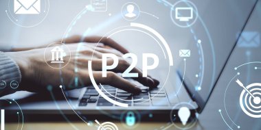Dizüstü bilgisayarın klavyesinde P2P fintech simgeleriyle yazı yazan eller, iş teknolojisi ve finansal iletişimi gösteren hafif arkaplan üzerinde yer alıyor