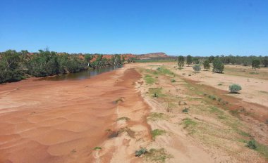 Orta Avustralya kırsalının manzarası 