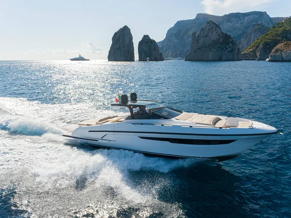 Vue Aérienne Yacht Méditerranée Faraglioni Île Capri Italie — Photo
