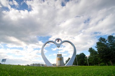 Obihiro, Hokkaido, Japonya - 17 Ağustos 2023 - Hiroo Hattı 'ndaki kapalı bir tren istasyonu olan Kofuku İstasyonu, adı mutluluk anlamına geldiği için popüler bir gezi noktası olmaya devam ediyor.