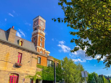 Sapporo, Hokkaido, Japonya - 22 Ağustos 2023 - Hokkaido 'daki en ünlü hediyelik eşya şirketlerinden biri olan Ishiya' nın bir tema parkı olan Shiroi Koibito Park Sahnesi