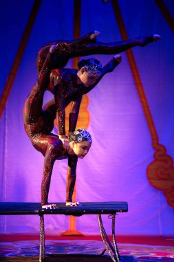 Ulaanbaatar, Moğolistan - 5 Ağustos 2024 - Moğolistan 'da turizmin ilgi odağı olan geleneksel Ulaanbaatar Müzik ve Dans Sahnesi