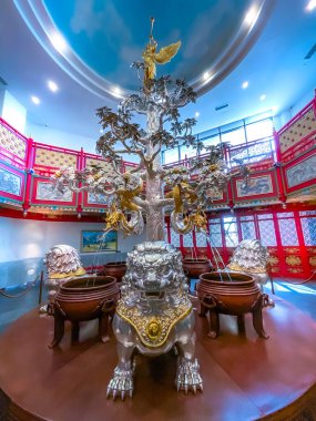 Ulaanbaatar, Moğolistan - 14 Ağustos 2024 - Chingeltei 'deki bir müze olan Chinggis Khaan Ulusal Müzesi Sahnesi' nde 10,000 'den fazla eser sergilenmektedir. 