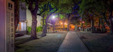 Kagoshima, Kyushu, Japonya - 18 Kasım 2024 - Orta Kagoshima 'nın birçok Japon tarihi heykeli yan sokaklardaydı