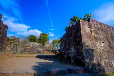 Oka Kalesi yıkıntıları, Taketa şehrinde bulunan bir Sengoku-Edo dönemi yamajiro tarzı Japon şatosu, kalıntılar bir Ulusal Tarih Sitesi, Oita, Kyushu, Japonya olarak korundu.