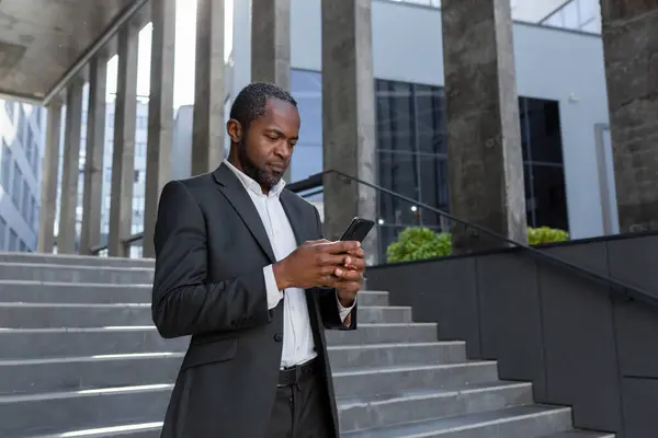 Serious Thinking Businessman Holding Phone Office Building African American Man — Stock Photo, Image