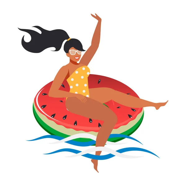 Eine Schöne Und Glückliche Junge Frau Auf Einer Aufblasbaren Wassermelone — Stockfoto
