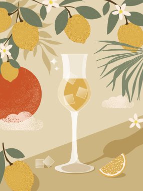 Bir bardakta limon likörü, batan güneşin arka planında, dallarında limonlarla. Limoncello ile plaj yaz havası.