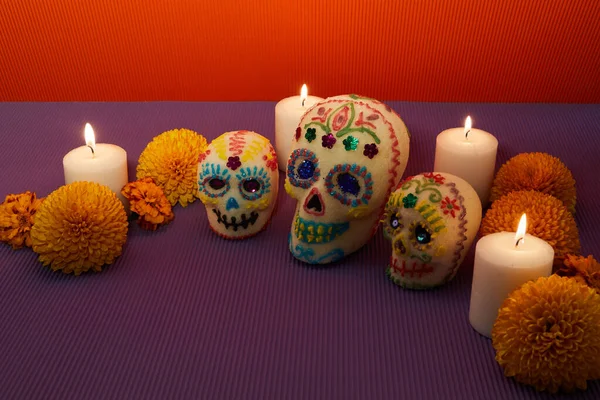 Dia Los Muertos Day Dead Sockerskalle Med Ljus Och Cempasuchil — Stockfoto