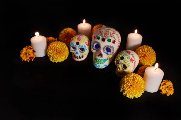 Dia Los Muertos День Мертвого Черепа Свечами Цветами Кемпасучиль — стоковое фото