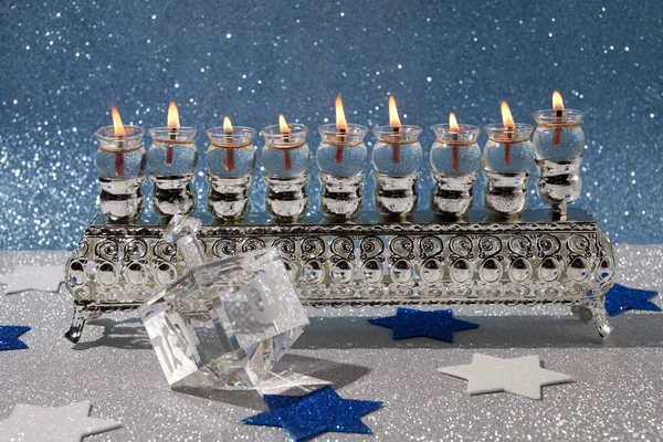 Jüdischer Feiertag Chanukka Hintergrund Mit Ölmenora Und Dreidel Mit Buchstaben — Stockfoto