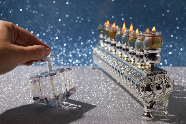 Yahudi Bayramı Hanuka Arkaplanı Yağ Menorası Dreidel Ile Gimel Nun — Stok fotoğraf