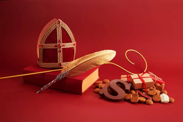 Sinterklaas Nicholas 12月の日 オランダ ベルギーの子供たち チョコレートスパイシーな生姜クッキー — ストック写真
