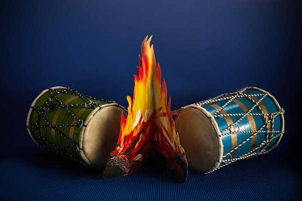 Счастливого праздника Лохри в Пенджабе Индии, Лохри празднования фон. Высокое качество фото