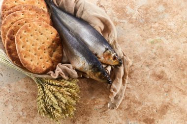 Katolik hayatı beş somun ekmek ve iki balıktan ibaret..