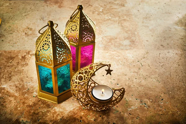 Ramadan Kareem Lanterna Araba Ornamentale Con Candela Accesa — Foto Stock