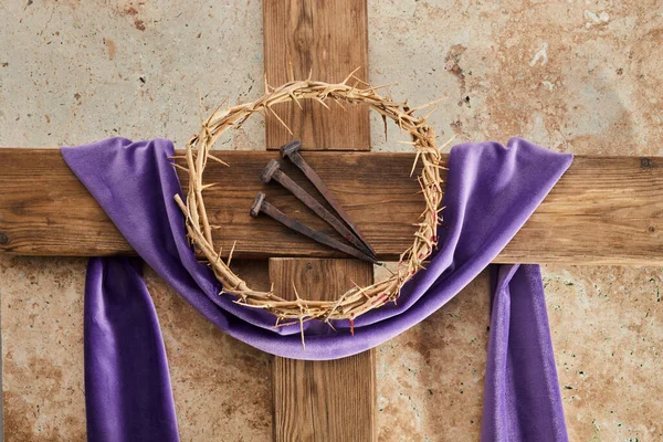 Fastenzeit Karwoche Und Karfreitag Kreuz Mit Drei Nägeln Und Dornenkrone — Stockfoto