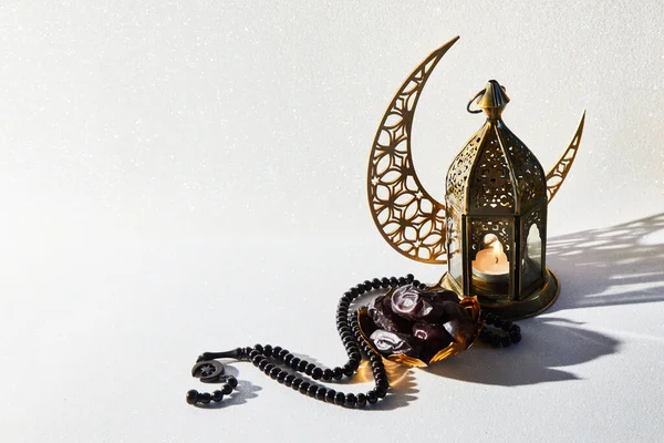 Muslim Holy Month Ramadan Kareem Ornamental Arabic Lantern Burning Candle — ストック写真