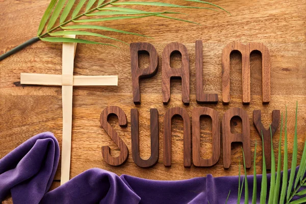 Palm Sunday Arka Planı Eski Arkaplanda Çapraz Avuç Içi — Stok fotoğraf