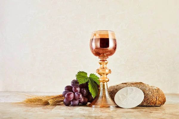 Communion Still Life Chalice Wine Bread — Stock Photo, Image