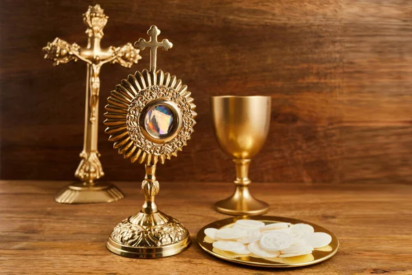 Corpus Christi Ostensory För Dyrkan För Katolska Kyrklig Ceremoni — Stockfoto