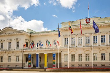 Vilnius 'ta yapılan Nato zirvesi 2023' te Ukrayna NATO bayrağı asıldı. Vilnius, Litvanya Temmuz 09 2023.
