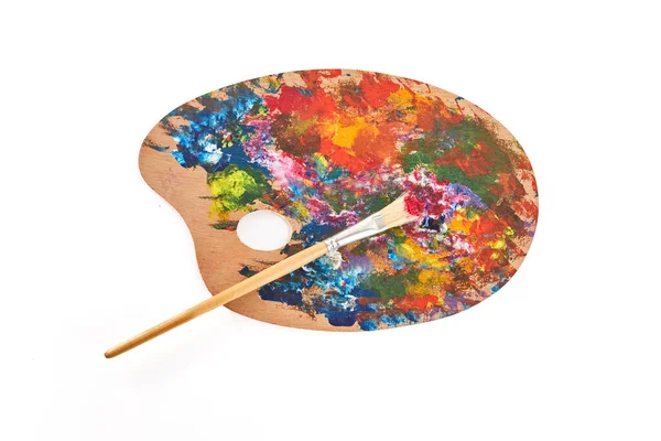 Beyaz arkaplanda izole edilmiş ahşap sanat paleti