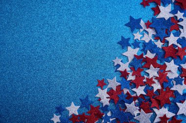 Kırmızı, beyaz ve mavi parlayan yıldızlardan oluşan bir kolleksiyon..