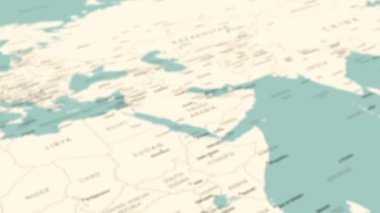 Dünya haritasında Suudi Arabistan. Pürüzsüz harita dönüşü. 4K canlandırması.