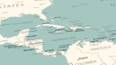 Jamaika dünya haritasında. Pürüzsüz harita dönüşü. 4K canlandırması.