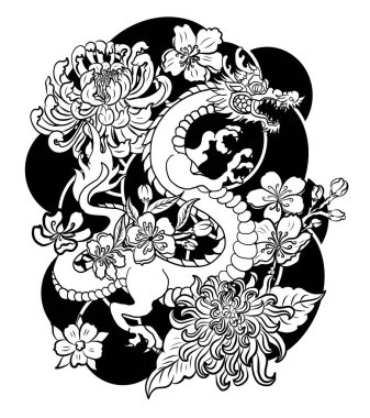 Elle çizilmiş ejderha dövmesi, boyama kitabı Japon stili. Dövme için eski Japon ejderhası. Tişört için arka planda Çin ejderhası çiziminin sembolü. Geleneksel Asya dövmesi Eski ejderha vektörü.