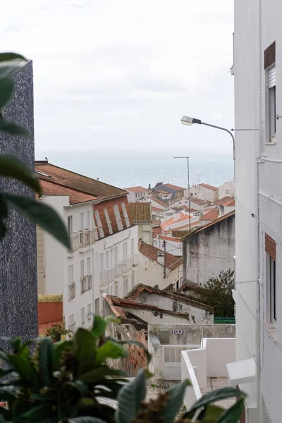 Δρόμοι Λευκά Σπίτια Και Πορτοκαλί Κεραμοσκεπές Μια Αρχαία Πορτογαλική Πόλη — Φωτογραφία Αρχείου