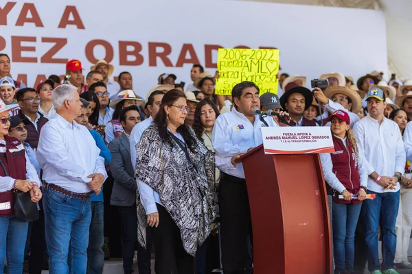 Miguel Barbosa, Puebla Valisi Meksika Cumhurbaşkanı Andrs Manuel Lpez Obrador 'un Dördüncü Dönüşüm hükümetine destek için bir miting düzenledi.